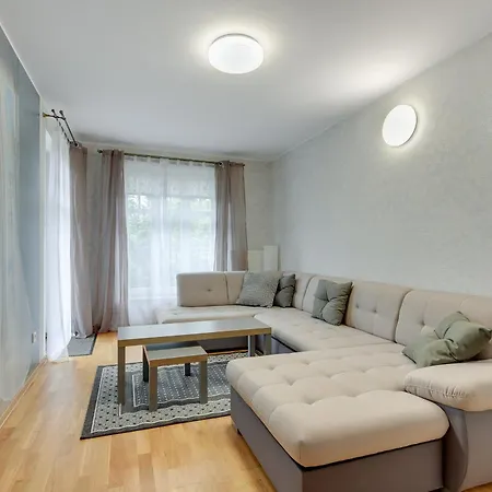 Apartment Totu Bianca *